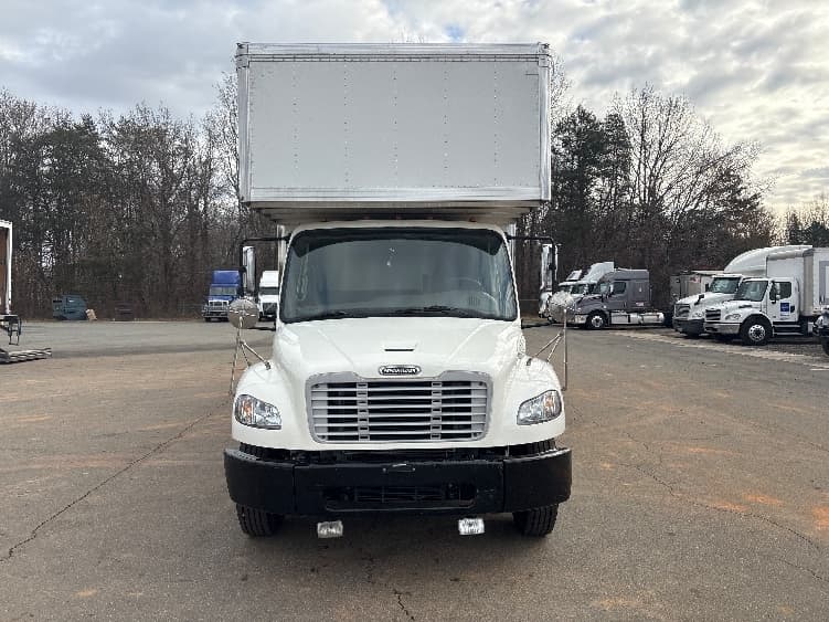 2021 Freightliner M2 106 — photo 2
