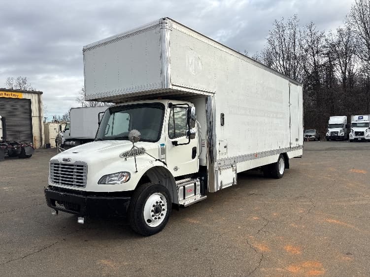 2021 Freightliner M2 106 — photo 3