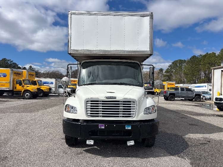 2021 Freightliner M2 106 — photo 2