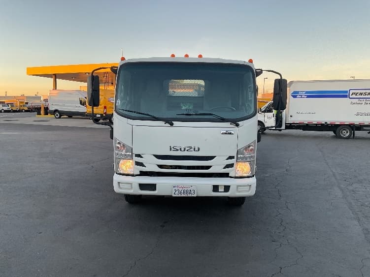 2021 Isuzu NRR — photo 2