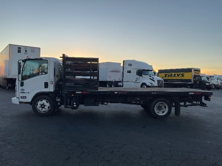 2021 Isuzu NRR — photo 4