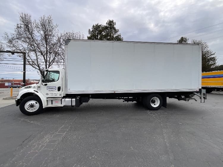 2021 Freightliner M2 106 — photo 4