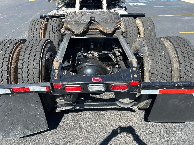 2022 Volvo VNL 300 — photo 6