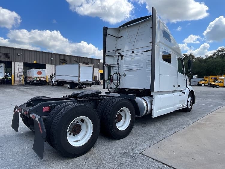 2022 Volvo VNL 760 — photo 7