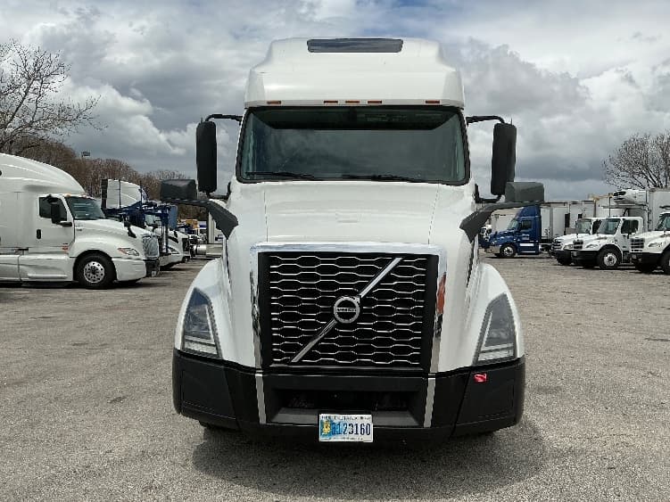 2022 Volvo VNL 760 — photo 2