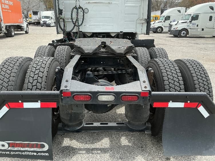 2022 Volvo VNL 760 — photo 6