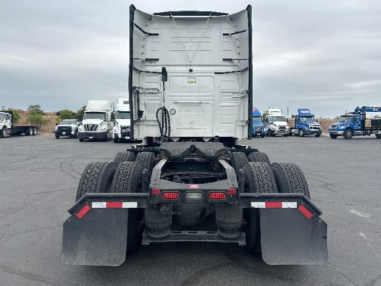 2022 Volvo VNL 760 — photo 6