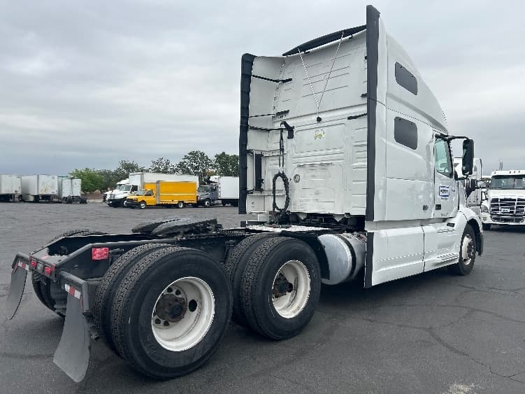2022 Volvo VNL 760 — photo 7