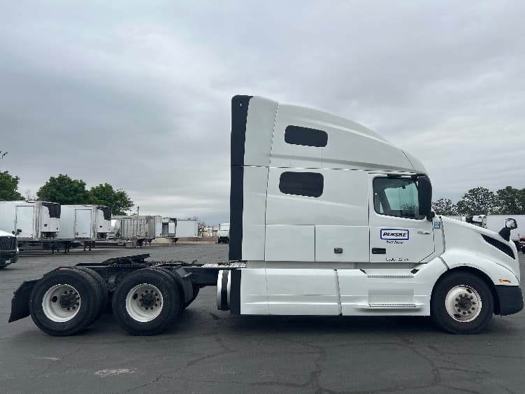 2022 Volvo VNL 760 — photo 8
