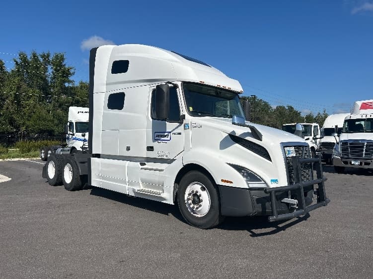 2022 Volvo VNL 760