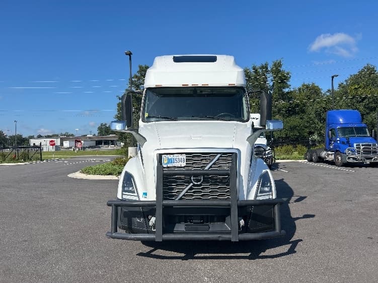 2022 Volvo VNL 760 — photo 2