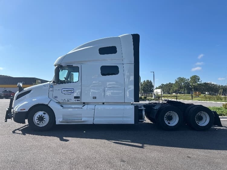 2022 Volvo VNL 760 — photo 4