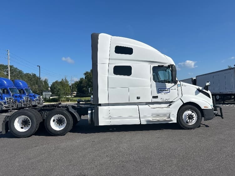 2022 Volvo VNL 760 — photo 8