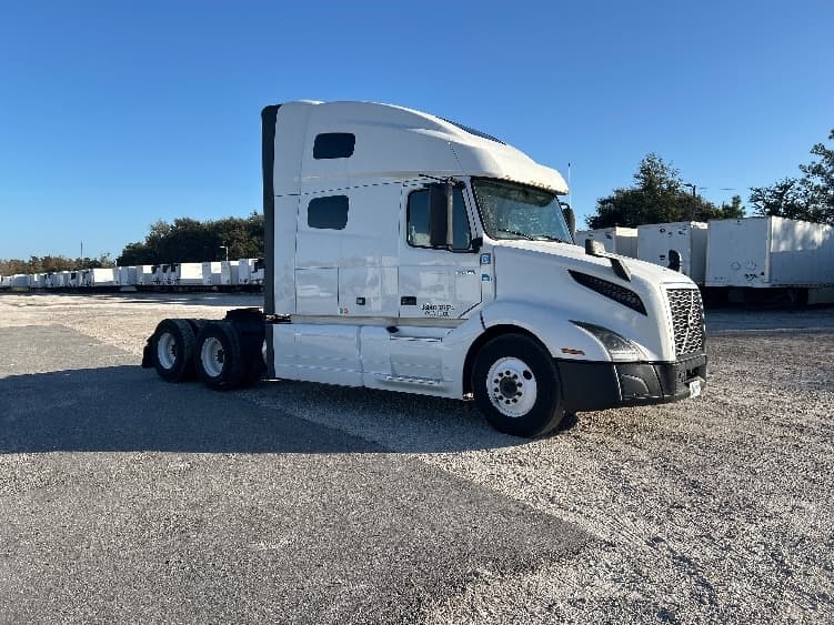 2022 Volvo VNL 760