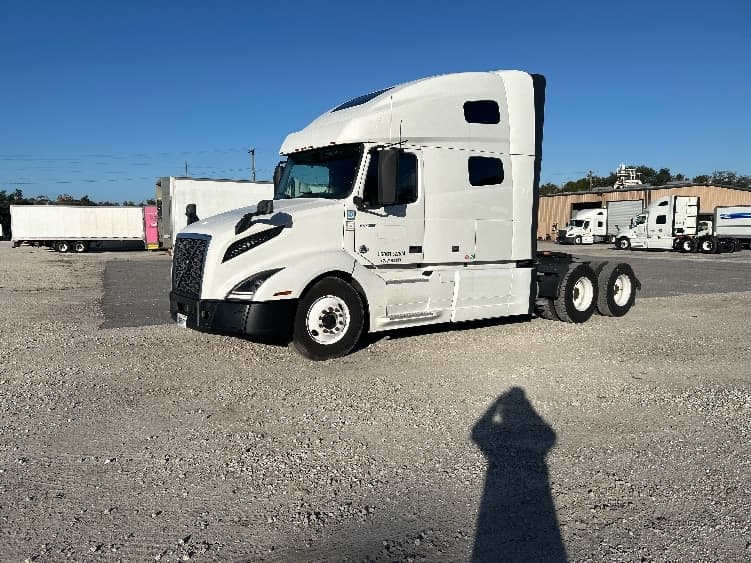 2022 Volvo VNL 760 — photo 3