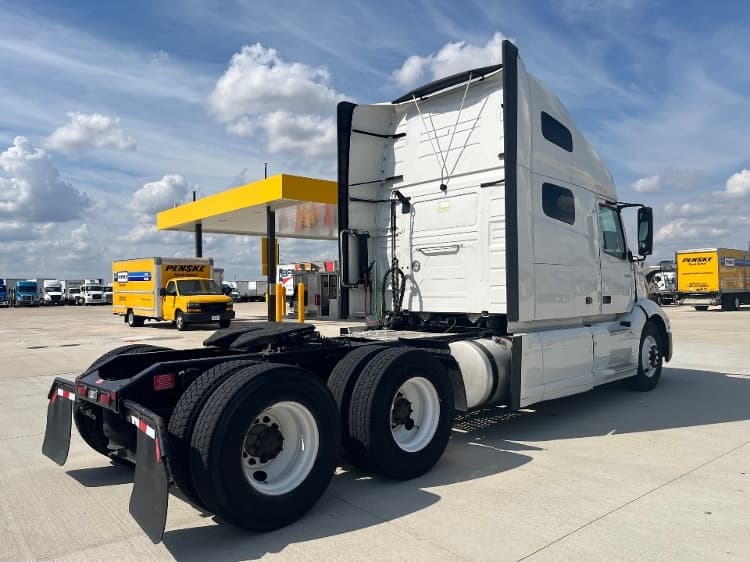 2022 Volvo VNL 760 — photo 2