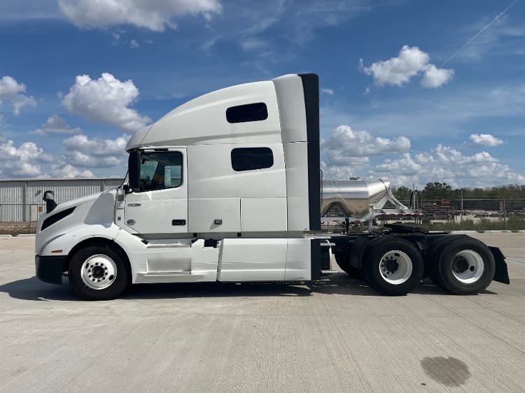 2022 Volvo VNL 760 — photo 5