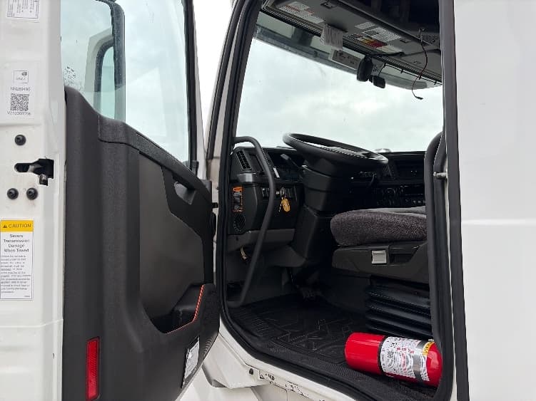 2022 Volvo VNL 760 — photo 9