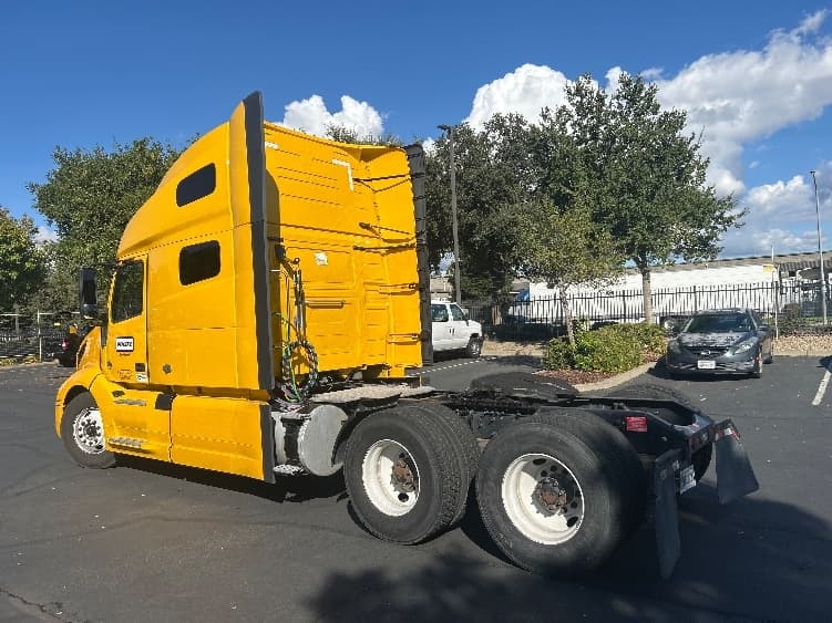 2022 Volvo VNL 760 — photo 5