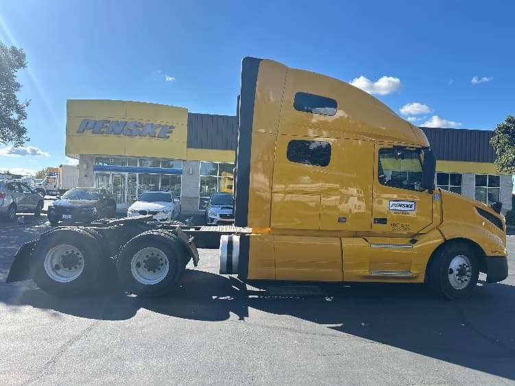 2022 Volvo VNL 760 — photo 8