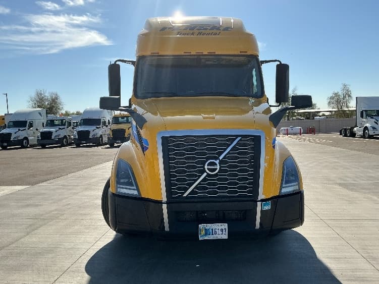 2022 Volvo VNL 760 — photo 2