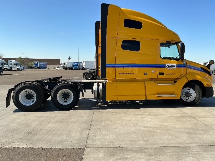 2022 Volvo VNL 760 — photo 8