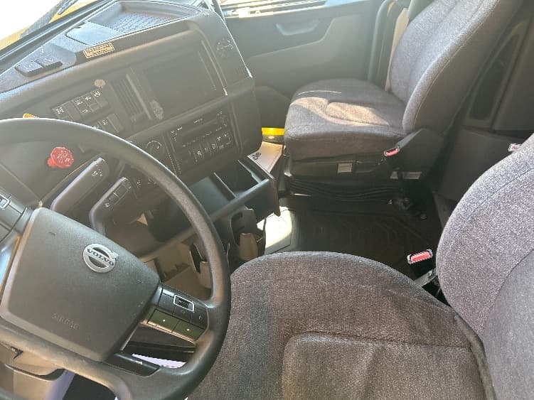 2022 Volvo VNL 760 — photo 10