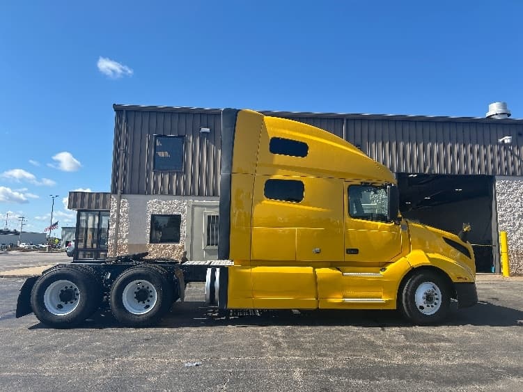 2022 Volvo VNL 760 — photo 8