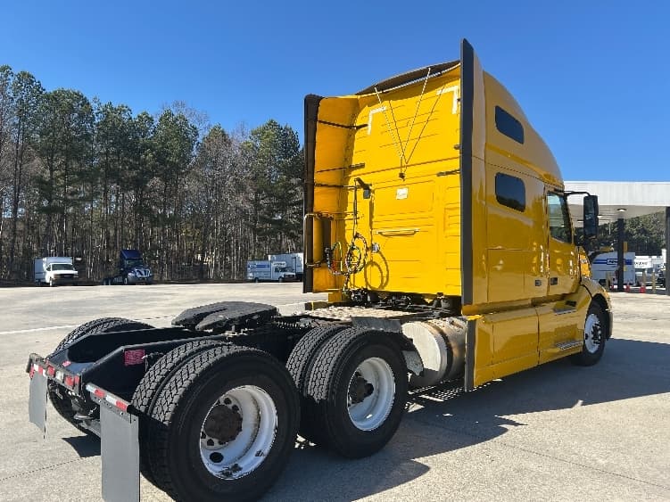2022 Volvo VNL 760 — photo 7