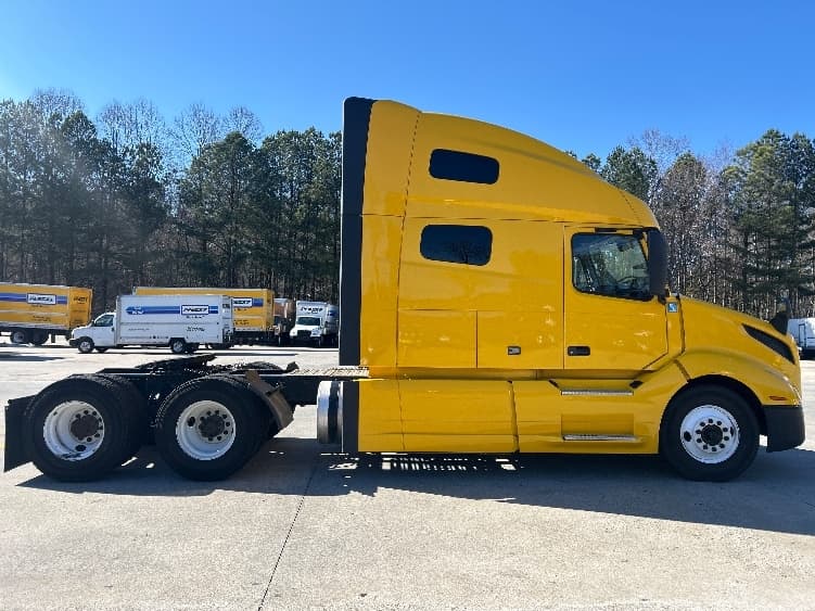 2022 Volvo VNL 760 — photo 8