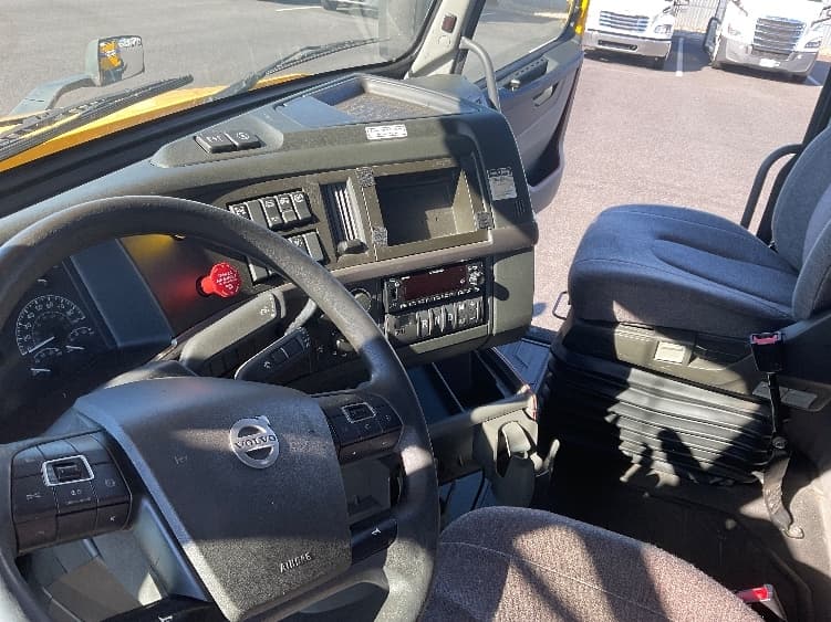 2022 Volvo VNL 760 — photo 10