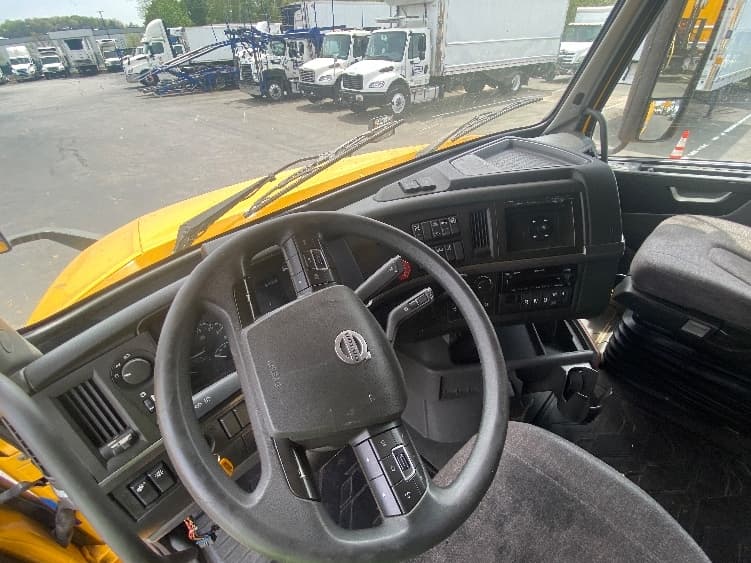 2022 Volvo VNL 760 — photo 10