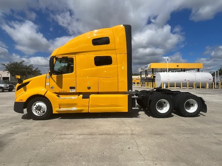 2022 Volvo VNL 760 — photo 4