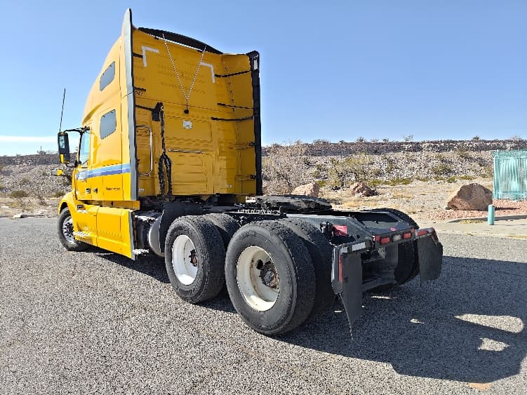 2022 Volvo VNL 760 — photo 5
