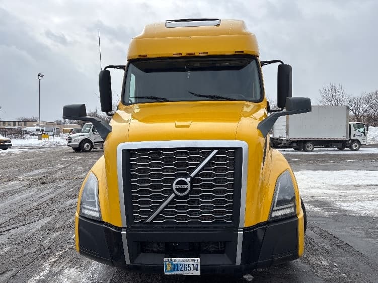 2022 Volvo VNL 760 — photo 2