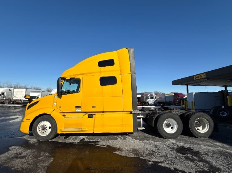 2022 Volvo VNL 760 — photo 4