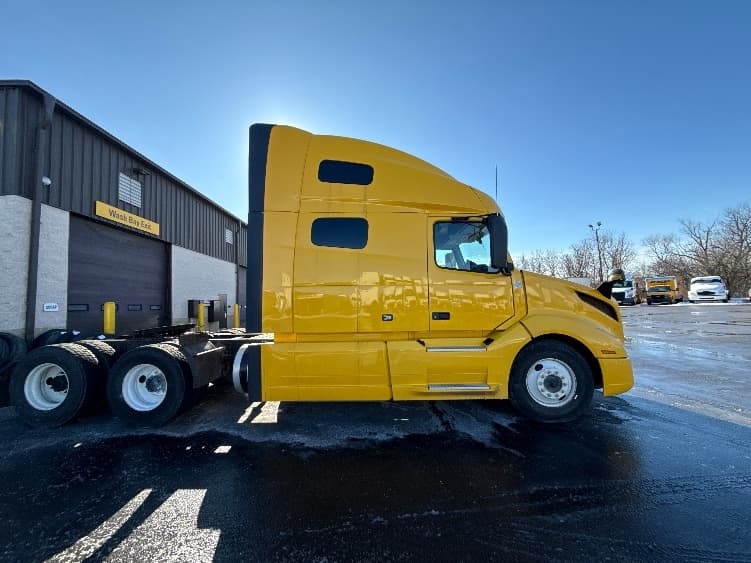 2022 Volvo VNL 760 — photo 8