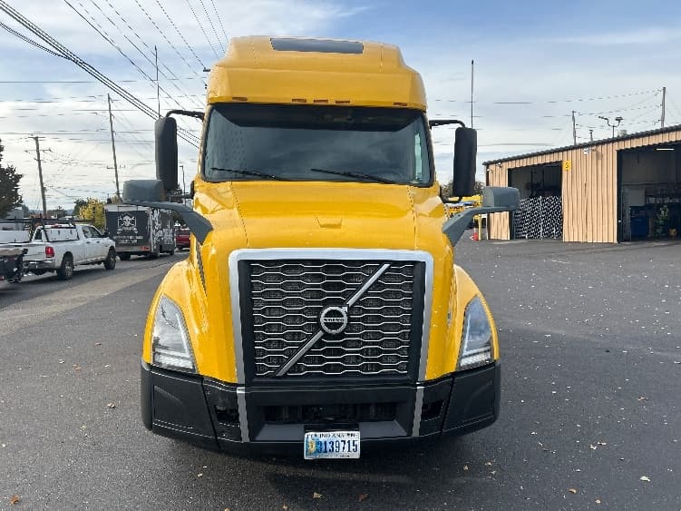 2022 Volvo VNL 760 — photo 2