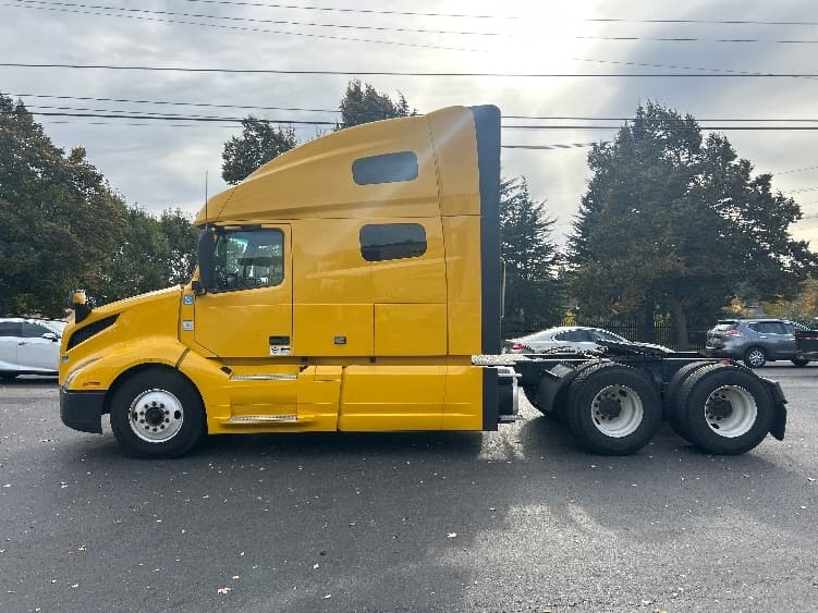 2022 Volvo VNL 760 — photo 4