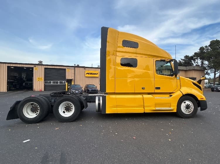 2022 Volvo VNL 760 — photo 8