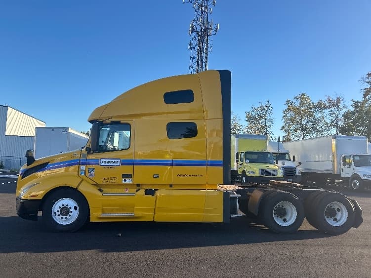 2022 Volvo VNL 760 — photo 4