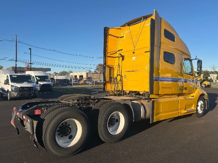 2022 Volvo VNL 760 — photo 7