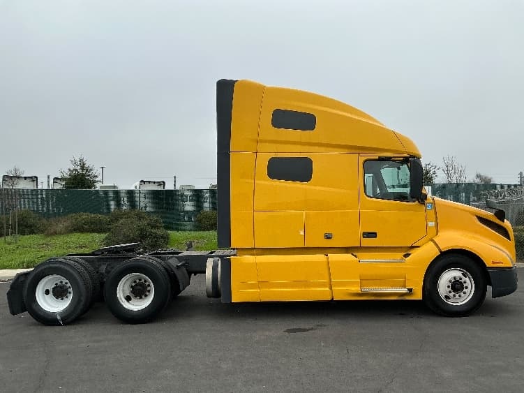 2022 Volvo VNL 760 — photo 8