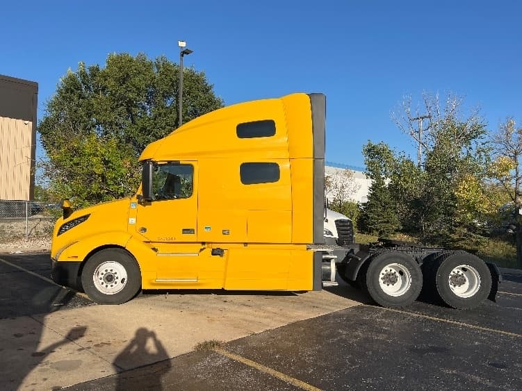2022 Volvo VNL 760 — photo 4