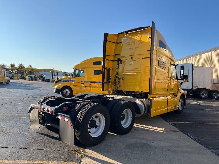 2022 Volvo VNL 760 — photo 7