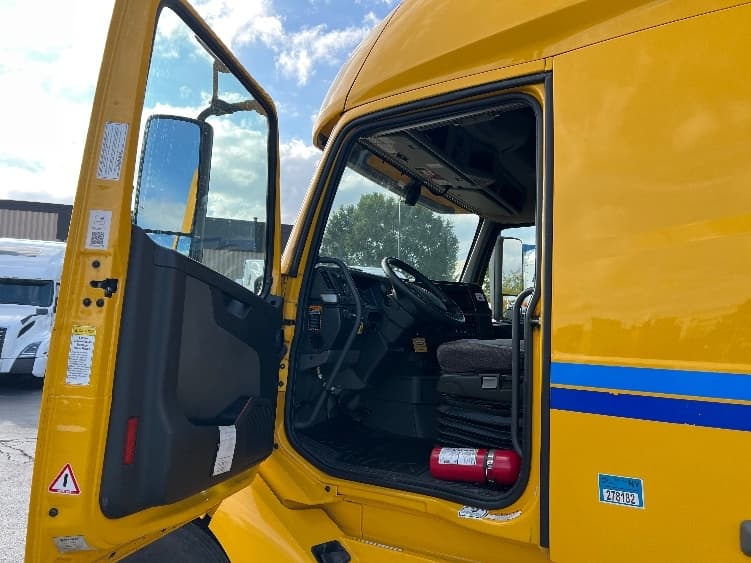 2022 Volvo VNL 760 — photo 9