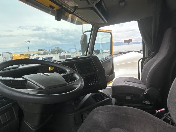 2022 Volvo VNL 760 — photo 10