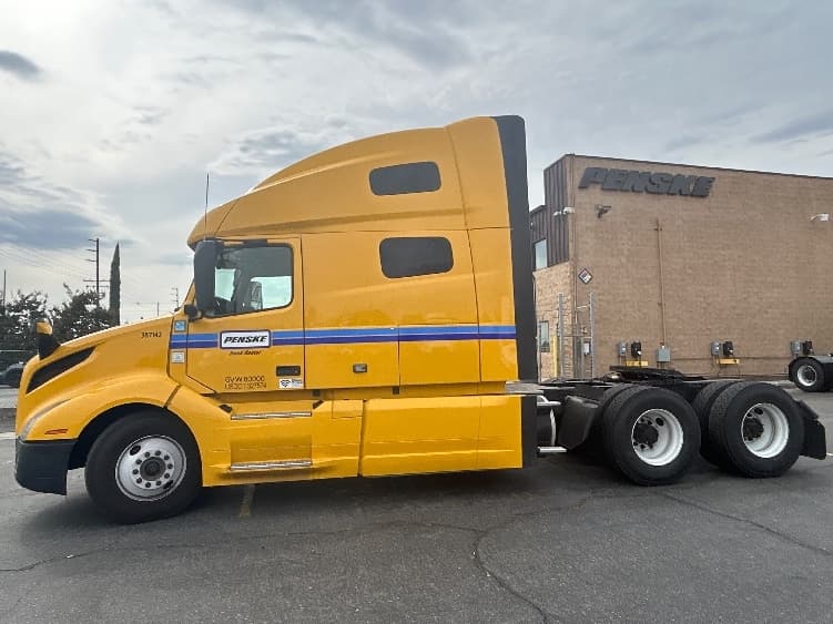2022 Volvo VNL 760 — photo 4