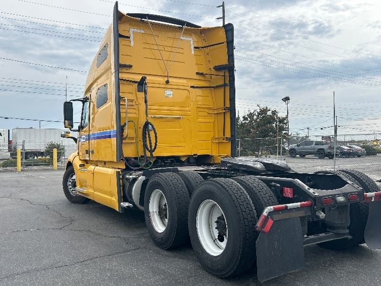 2022 Volvo VNL 760 — photo 5