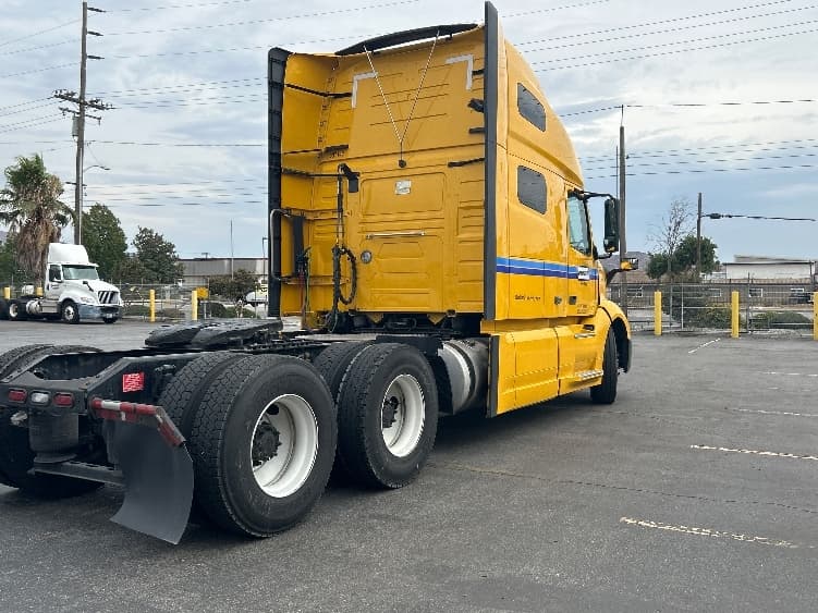 2022 Volvo VNL 760 — photo 7